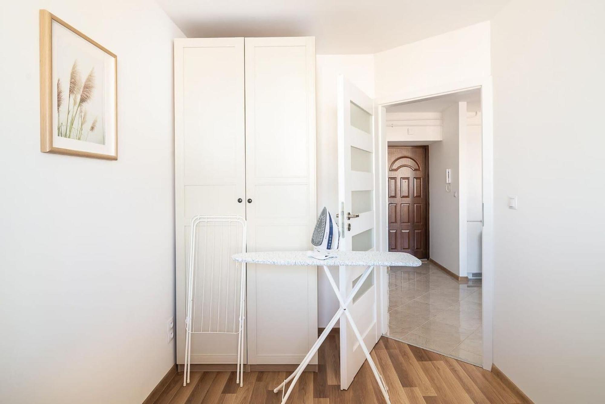 Navy Aesthetic Apartment With Balcony By Noclegi Renters Warsaw Luaran gambar